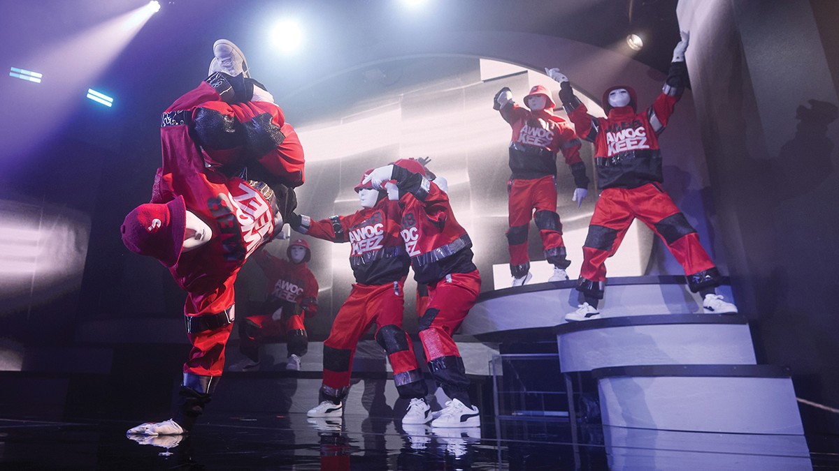 In Las Vegas, the Jabbawockeez display the skill that made them champions