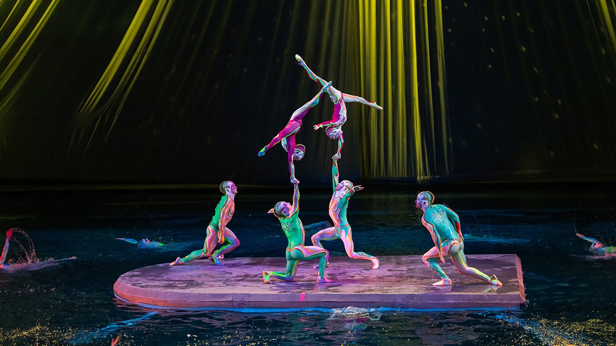 “O” by Cirque du Soleil enthralls with its unique theatrical world in Las Vegas